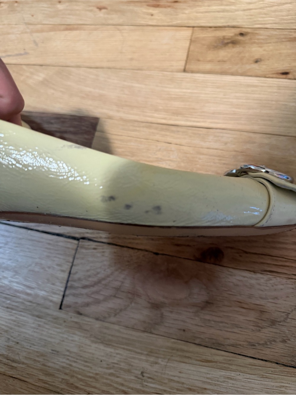 Gucci Yellow Patent Leather Ballet Flats with Silver Double-G Buckle - Picture 6 of 6